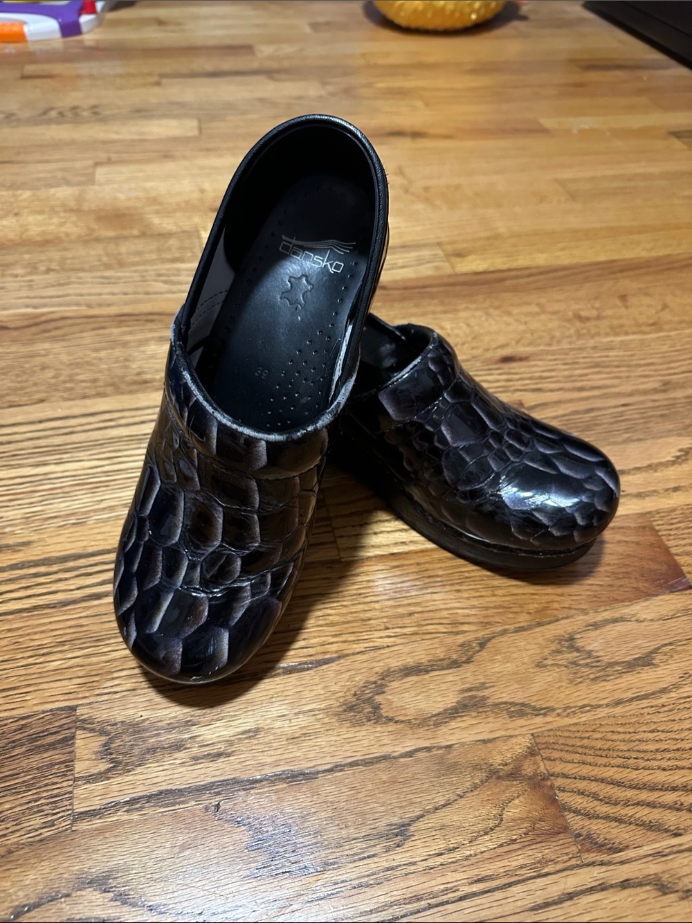 Dansko Womens Black Croc-Embossed Slip-On Clogs - 39